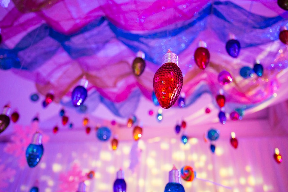 Hall ceiling